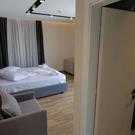 Отель Alexander 4*