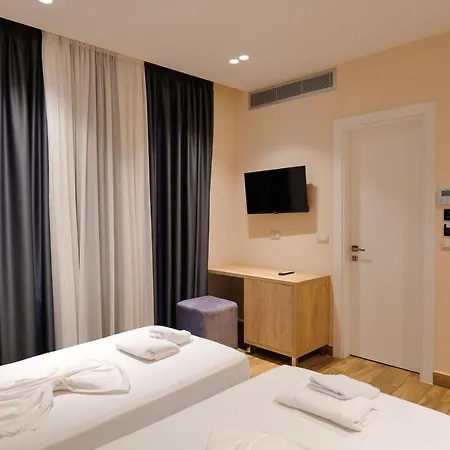 Alexander Ксамил