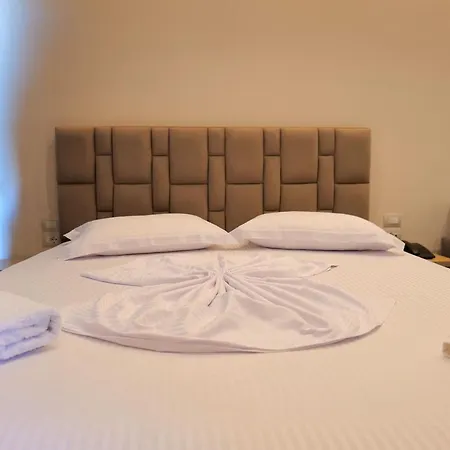Alexander Hotel