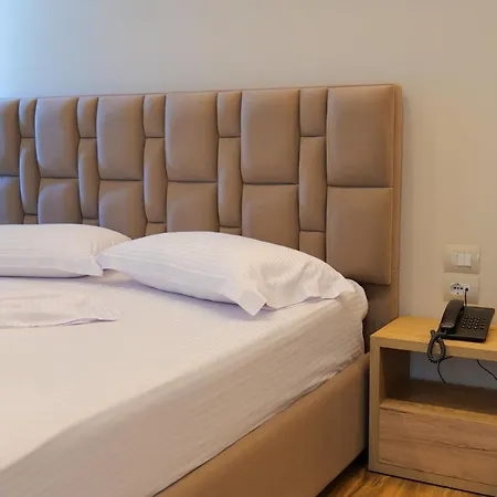 Отель Alexander 4*