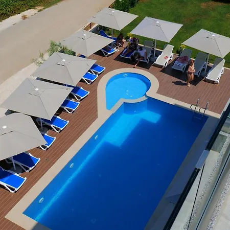 Отель Alexander Ксамил