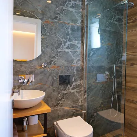 فندق Alexander كساميل