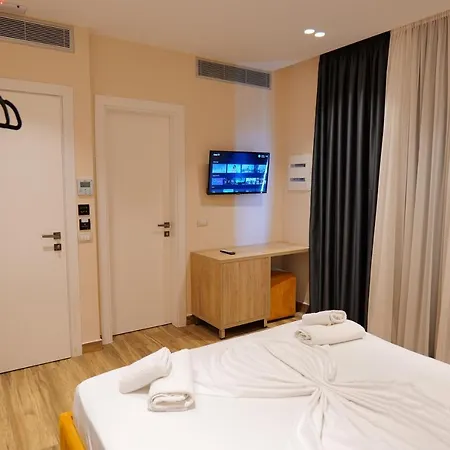 Alexander Hotel