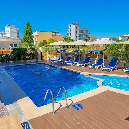 Отель Alexander Ксамил