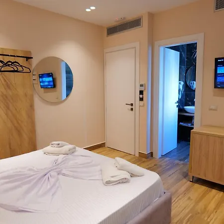 Отель Alexander 4*