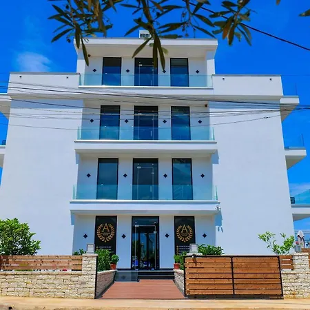 Alexander Hotel