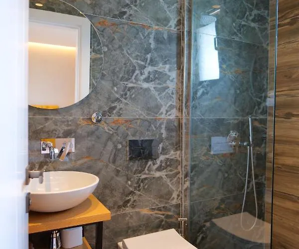 Hotel Alexander Ksamil