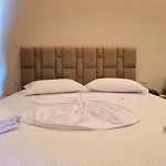 Alexander Hotel