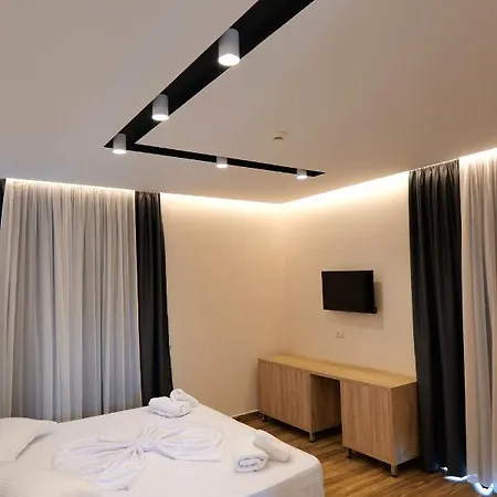 Alexander 4*