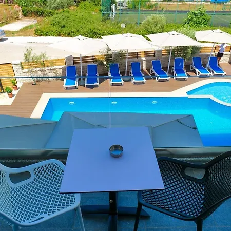 Alexander Hotel