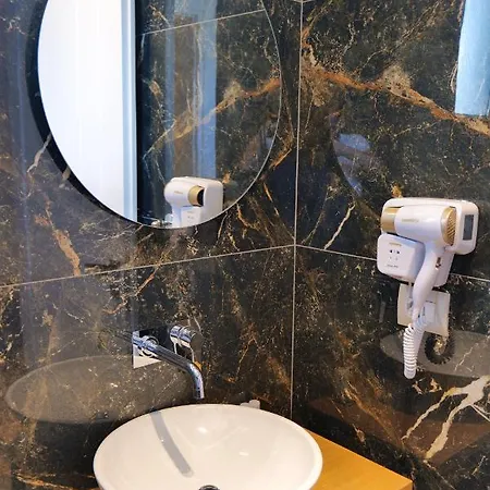Alexander Hotel Ksamil